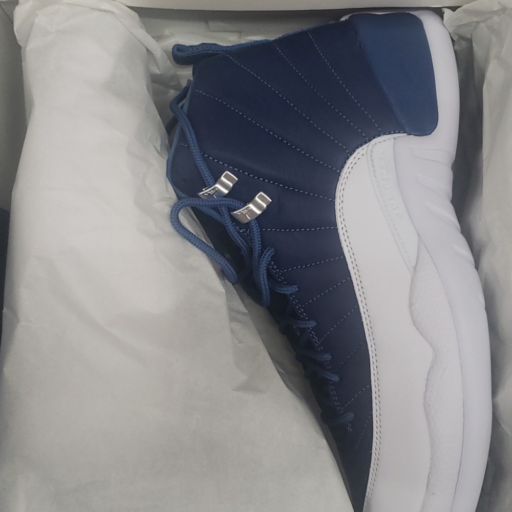 Air Jordan 12 (Retro)